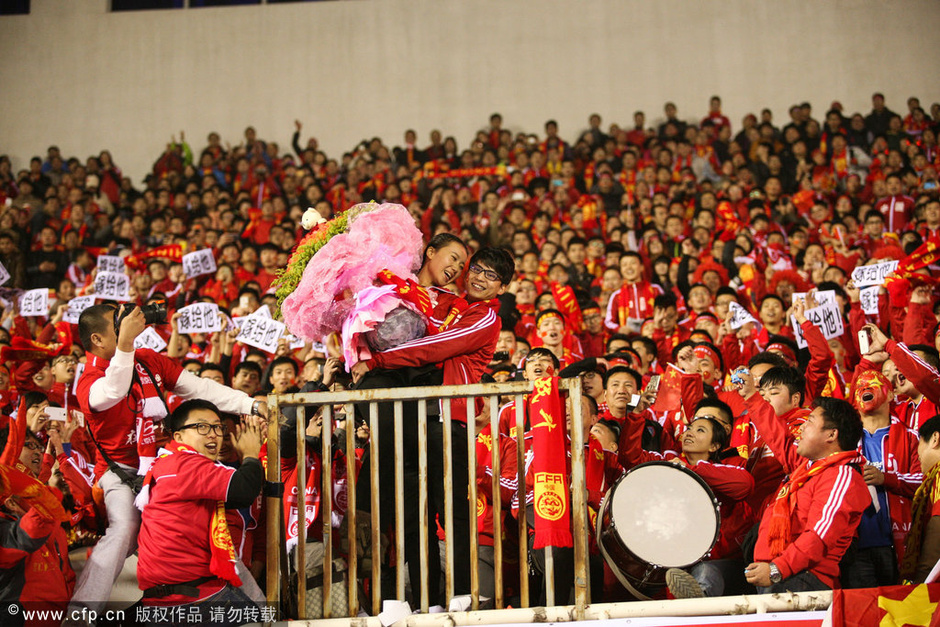 J9九游会巴塞罗那训练开放日；赛后伤情更新引欢呼；意甲在即；医务组通报恢复的简单介绍