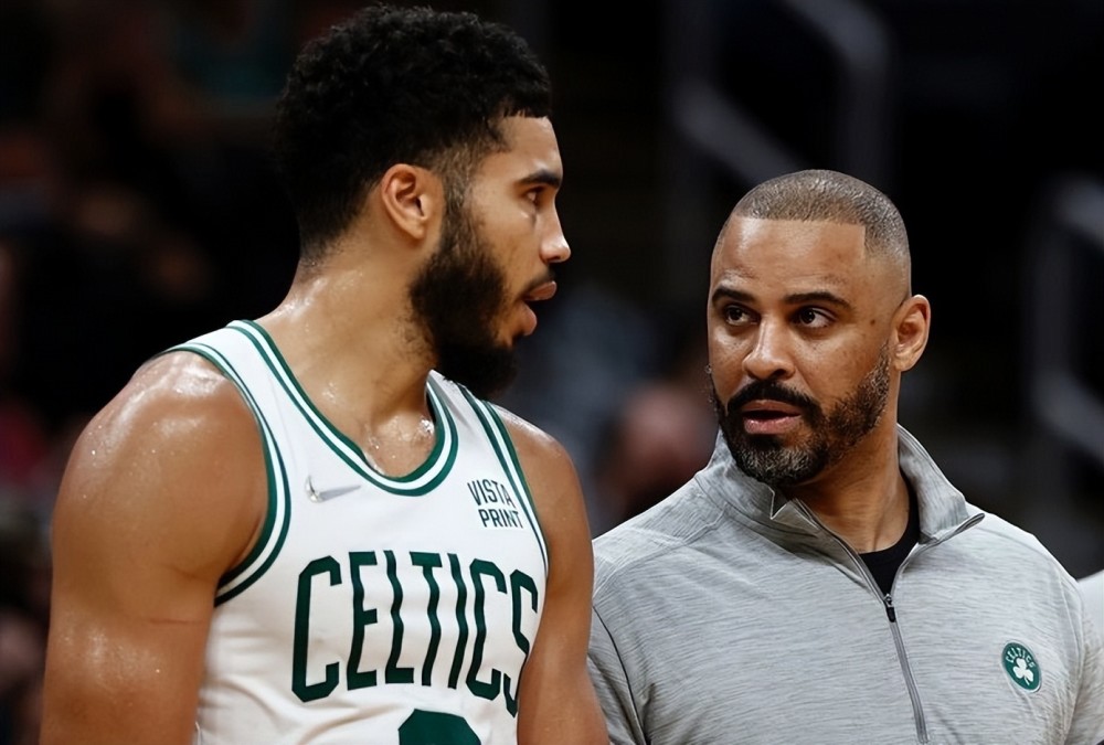 九游会官方网站犹他爵士训练开放日；关键时刻豪取连胜引欢呼；NBA常规赛在即；纪律约束更严格的简单介绍